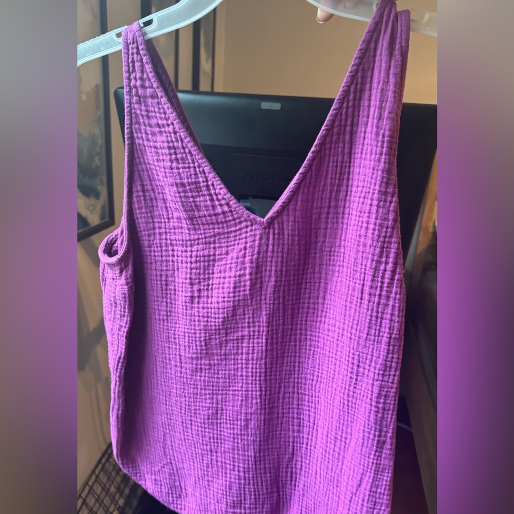 Comfortable flowy purple top
